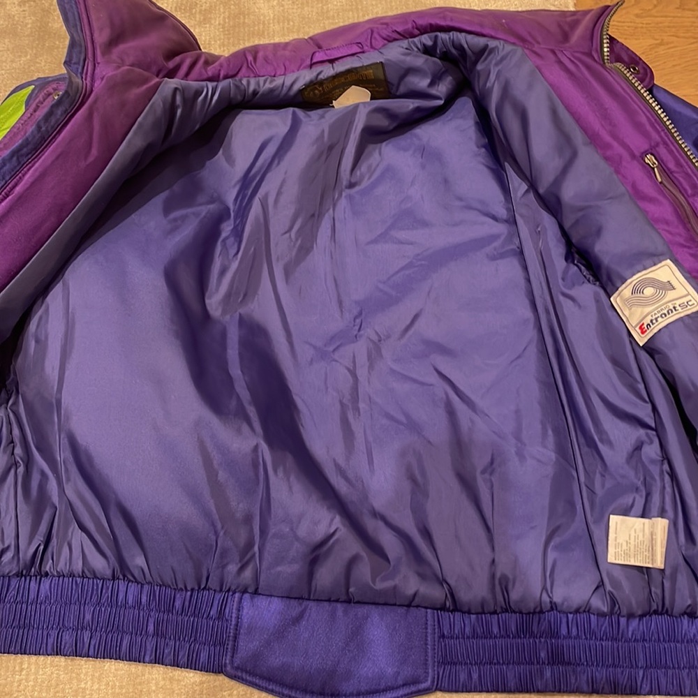 Descente Ski Coat - Picture 13 of 14